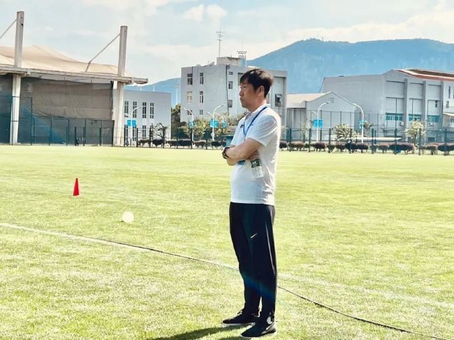 可是，谁能知道，苏若离将松本家族灭门之后，竟然没能逃掉。